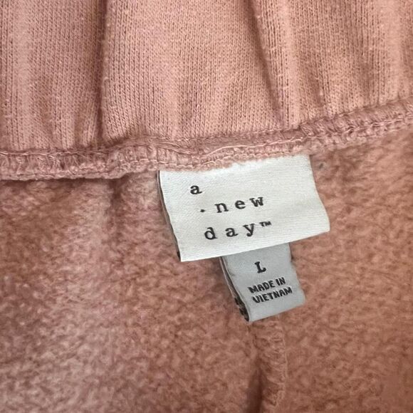 A New Day Pink Matching Sweatshirt Sweatpants Set - Picture 4 of 5